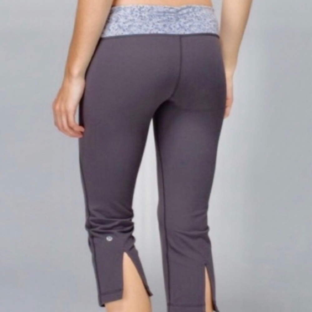 LULULEMON Gather and Crow Capri Leggings size 6